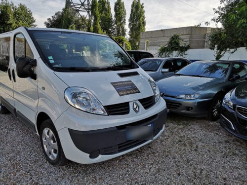 Navette et véhicules au parking Discount Parc